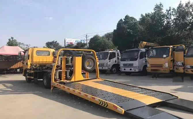 阿瓦提汽车中途维修案例