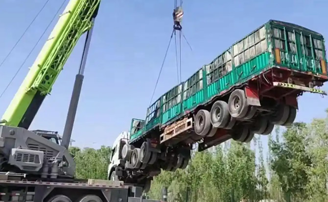阿瓦提道路脱困救援案例